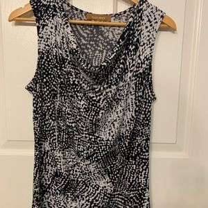 Sleeveless top, black and white